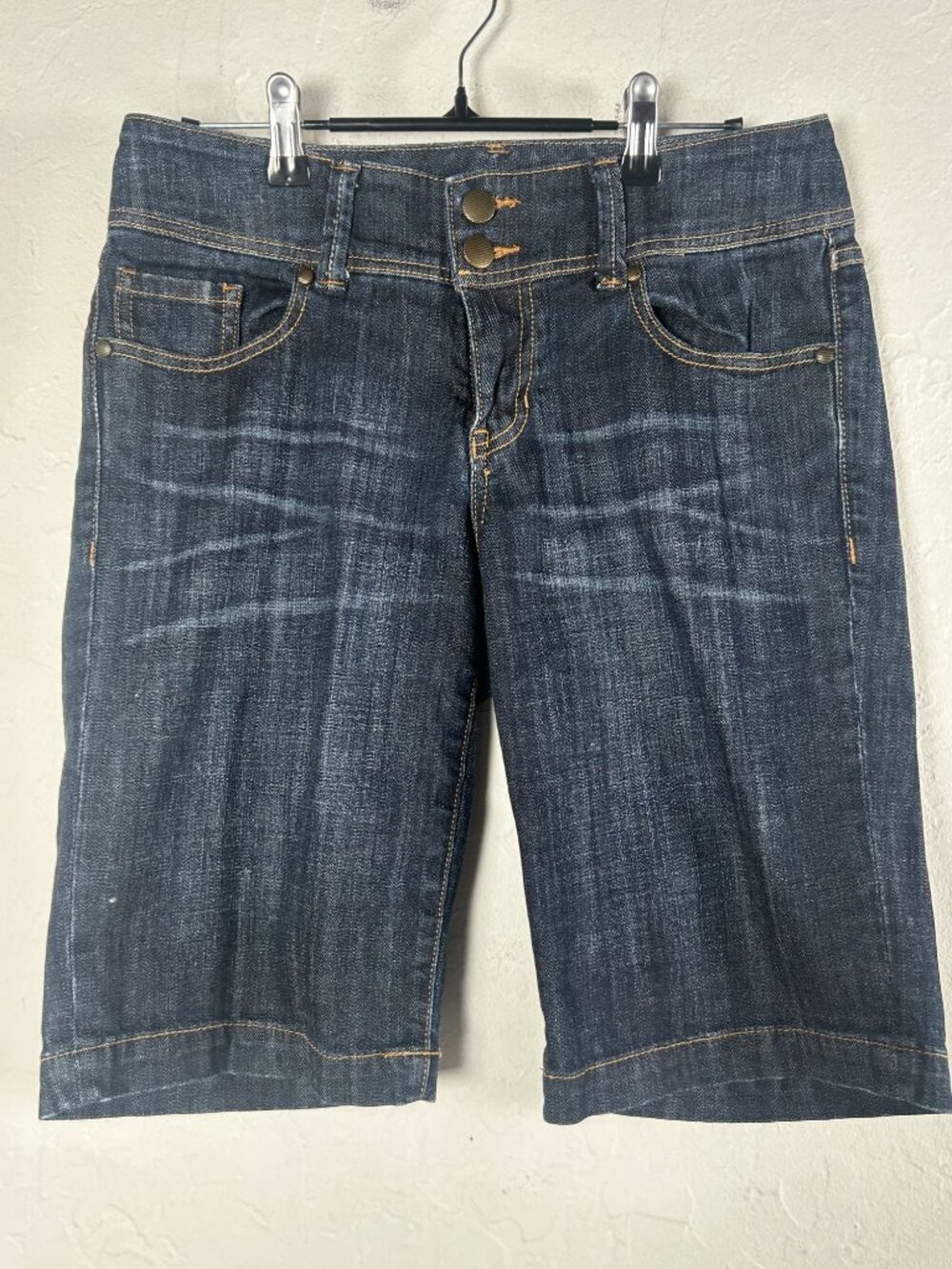 Cabi Jeans Womens Denim Bermuda Shorts Size 4 Blue Stretch Flat-Front #424 NWOT